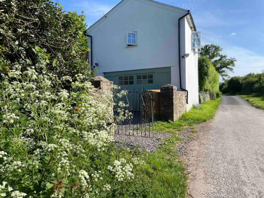Couples Getaway, With Mountain Views/Dog Friendly Vila Crickhowell Exterior foto