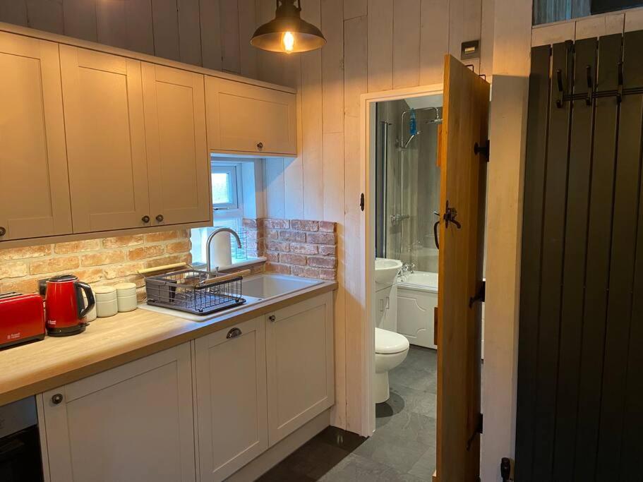 Couples Getaway, With Mountain Views/Dog Friendly Vila Crickhowell Exterior foto
