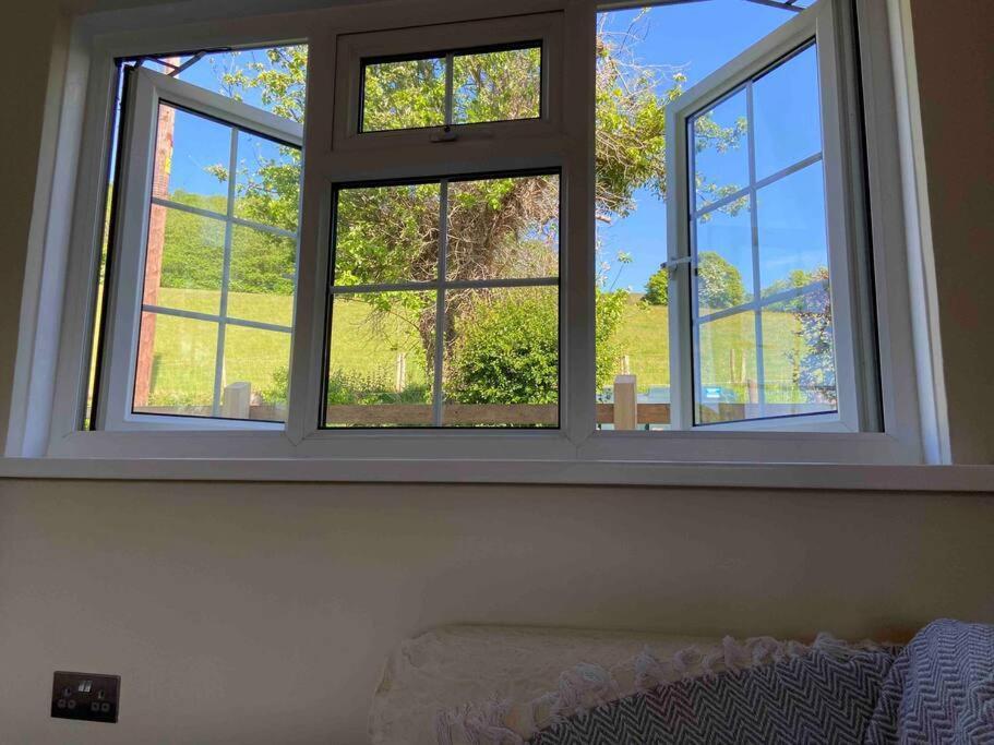Couples Getaway, With Mountain Views/Dog Friendly Vila Crickhowell Exterior foto